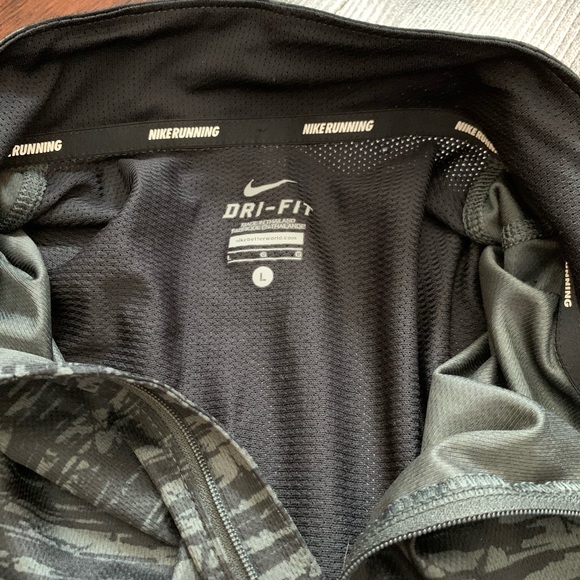 Dri fit quarter zip set of two- large, Nike/Adidas - Picture 4 of 5